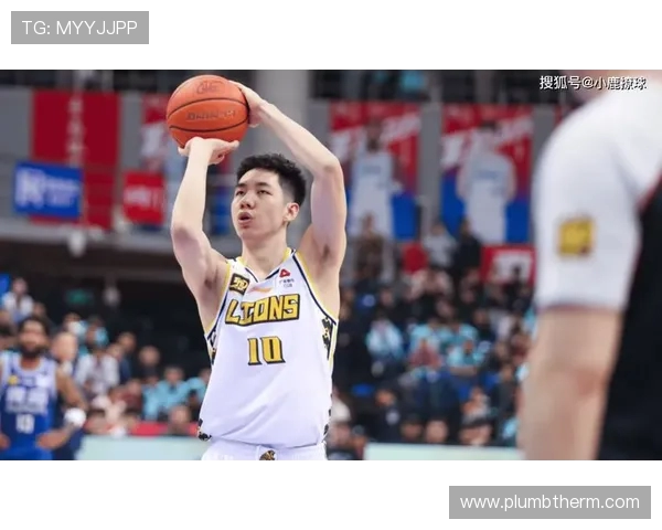 朱俊龙:从青涩少年到篮球明星的成长之路与奋斗故事 朱俊龙:从青涩少年到篮球明星的成长之路与奋斗故事